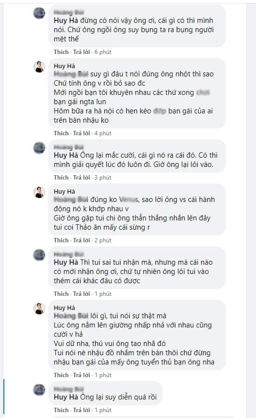 Về phần Hà Tiều Phu, anh bày tỏ thất vọng khi người bạn mà mình tin tưởng đã khiến chuyện tình yêu kéo dài 2 năm với bạn gái "tan đàn xẻ nghé". Ảnh: Một đoạn hội thoại của Hà Tiều Phu và "tình địch".