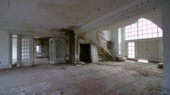 Một người dân sống gần khu vực cho biết: "95% tỷ phú sở hữu các căn nhà đều không thực sự trú ở đây". Ảnh: Abandoned World Explorer.