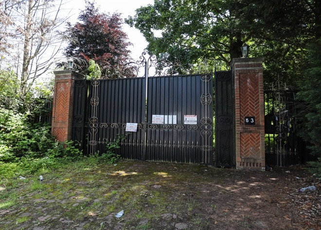 Có tới 16 căn hộ xa xỉ ở khu phố trứ danh không có người ở. Các căn còn lại chỉ được sử dụng vài ba tháng trong năm. Ảnh: Cover Images.