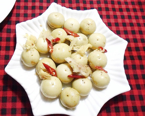 Su that ve mon ca muoi nha nao cung co trong mam com mua he