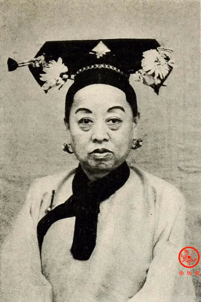 Ngo ngang nhan sac that cua Phuc tan, Cach cach nha Thanh