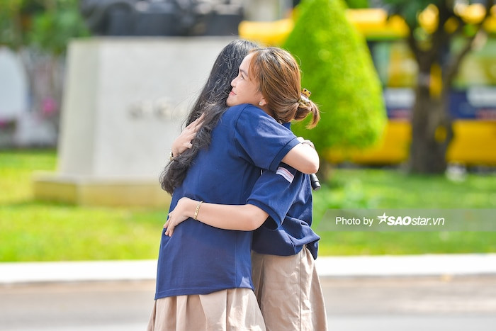 Cô bé lớp 10 bị cô lập, hát cực hay được Hồ Hoài Anh tặng '1 chọn' ảnh 20