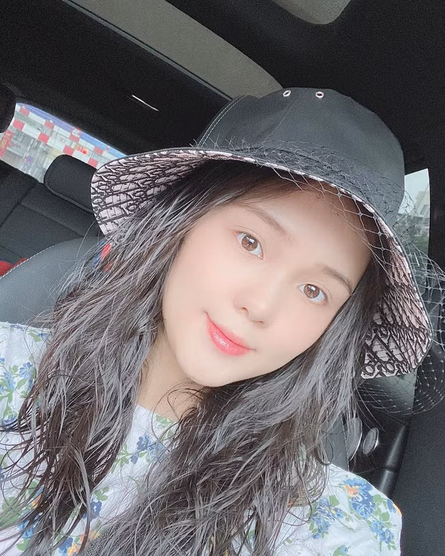 Quynh Anh khoe bung bau, lan da trang su dep hon thoi con gai-Hinh-3