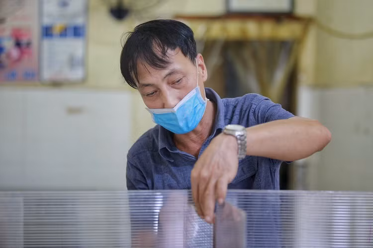 Mo cua lai sau cach ly, chu quan an binh dan chi tien lam dieu bat ngo-Hinh-3