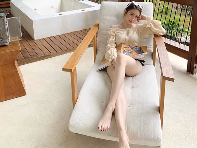 Sau 4 năm được biết đến, "đệ nhất hot girl Lào" ngày càng xinh đẹp và nổi bật hơn.