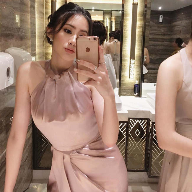 Cô nàng cũng không kém phần hiện đại và sang chảnh.