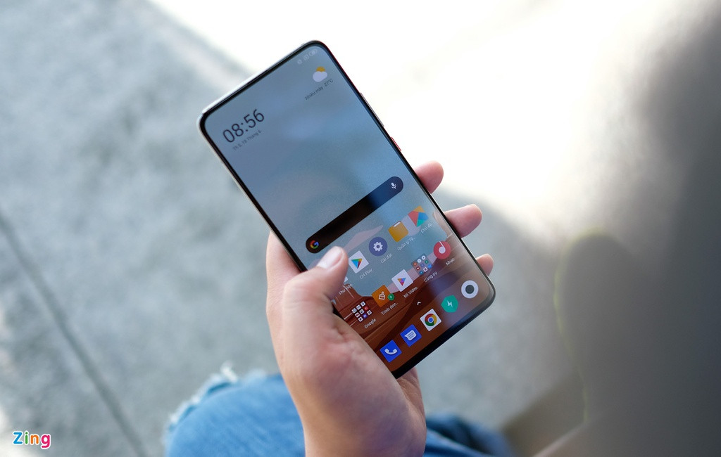 Sản phẩm được chạy trên nền tảng Android 10, giao diện MIUI 11. Giao diện này được làm gần giống với Android gốc nhưng có nhiều ứng dụng không quá cần thiết đi kèm.