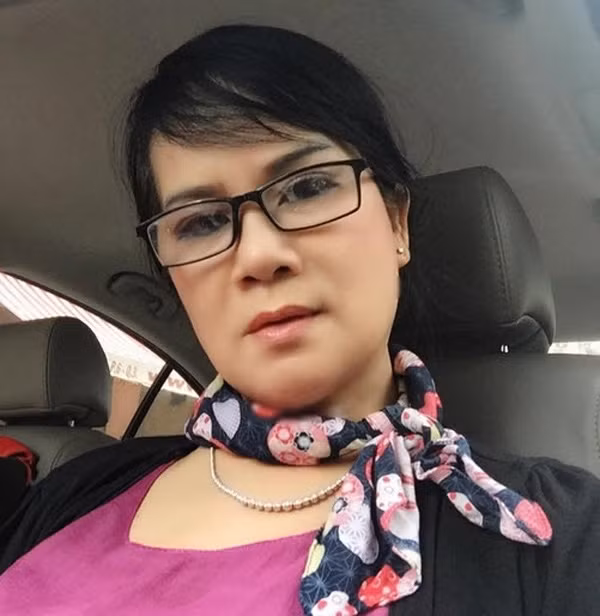 Theo lời kể của Minh Hà, mẹ cô là giáo viên tiểu học.