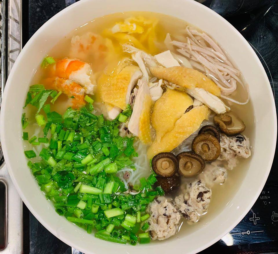 La Thanh Huyen nhan duoc nghin luot thich voi nhung bat canh-Hinh-7