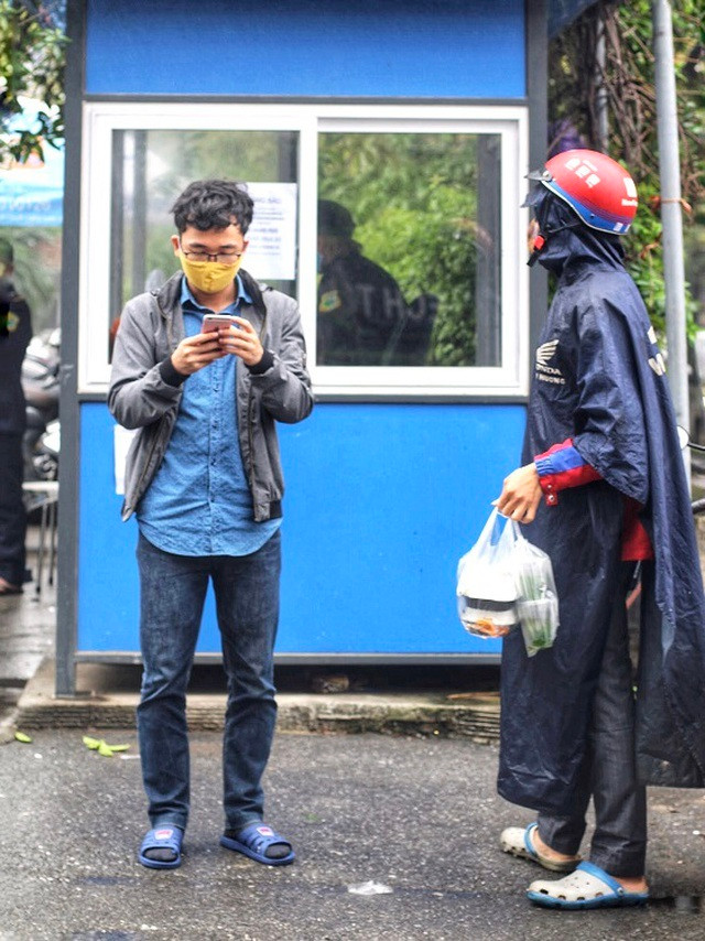 Su that ve thu nhap 'khung' cua shipper trong mua dich COVID-19-Hinh-4
