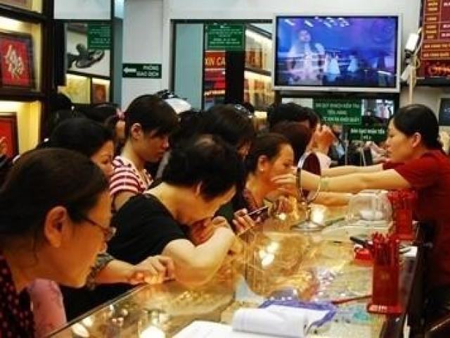 Vvo chong tre Ha Noi lai hang tram trieu nho vang tang dien cuong-Hinh-5