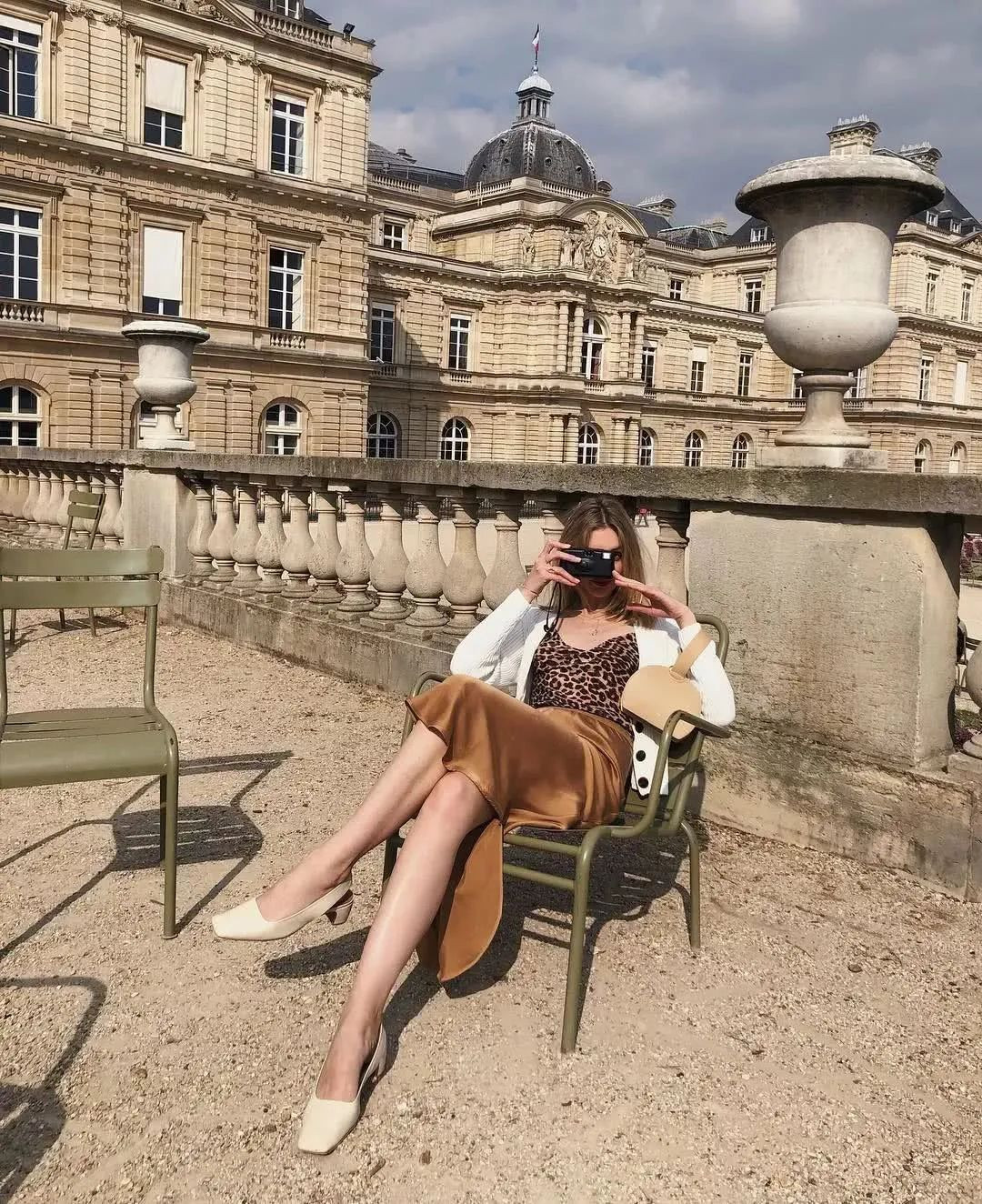 Phong cách này rất được những cô gái Pháp yêu thích.