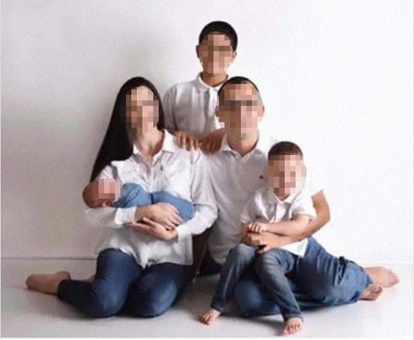 Bi chi trich vi nho cong dong mang chinh sua buc anh gia dinh