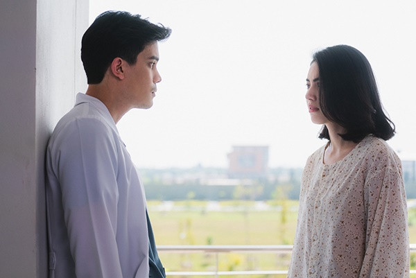 Sinh nhật được chồng tặng ô tô tiền tỉ kèm đơn ly hôn Sinh nhat duoc chong tang o to tien ti kem don ly hon