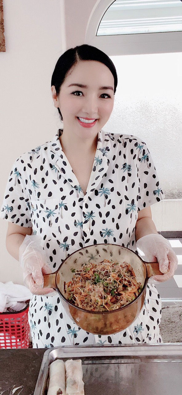 Cuoc song cach ly trong biet thu trieu do cua Hoa hau Den Hung Giang My