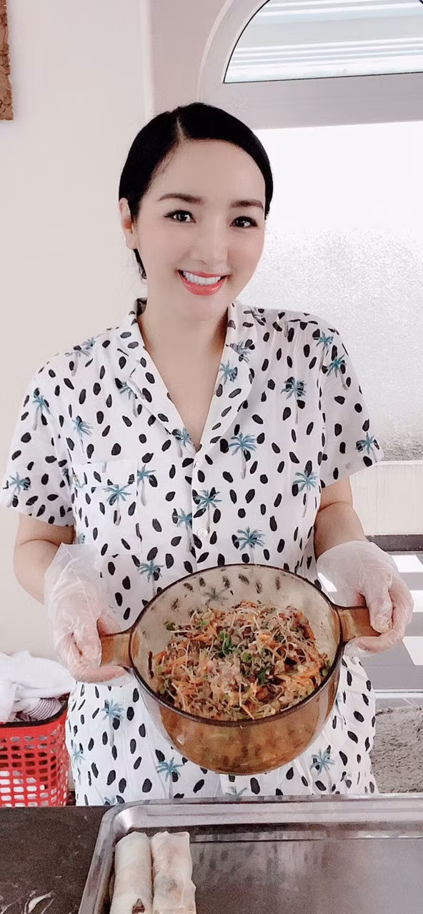 Cuoc song cach ly trong biet thu trieu do cua Hoa hau Den Hung Giang My