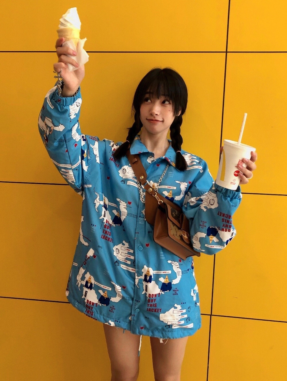 Nhiều khán giả bình luận Đoàn Tiểu Vi có gương mặt đẹp nhưng quá nhiều toan tính. Cô muốn được biết đến với danh xưng "bản sao của Nana Komatsu" nhưng điều này khiến fan của nữ diễn viên Nhật Bản phản đối, đồng thời cũng có thể cản trở sự phát triển của Đoàn Tiểu Vi trong tương lai.