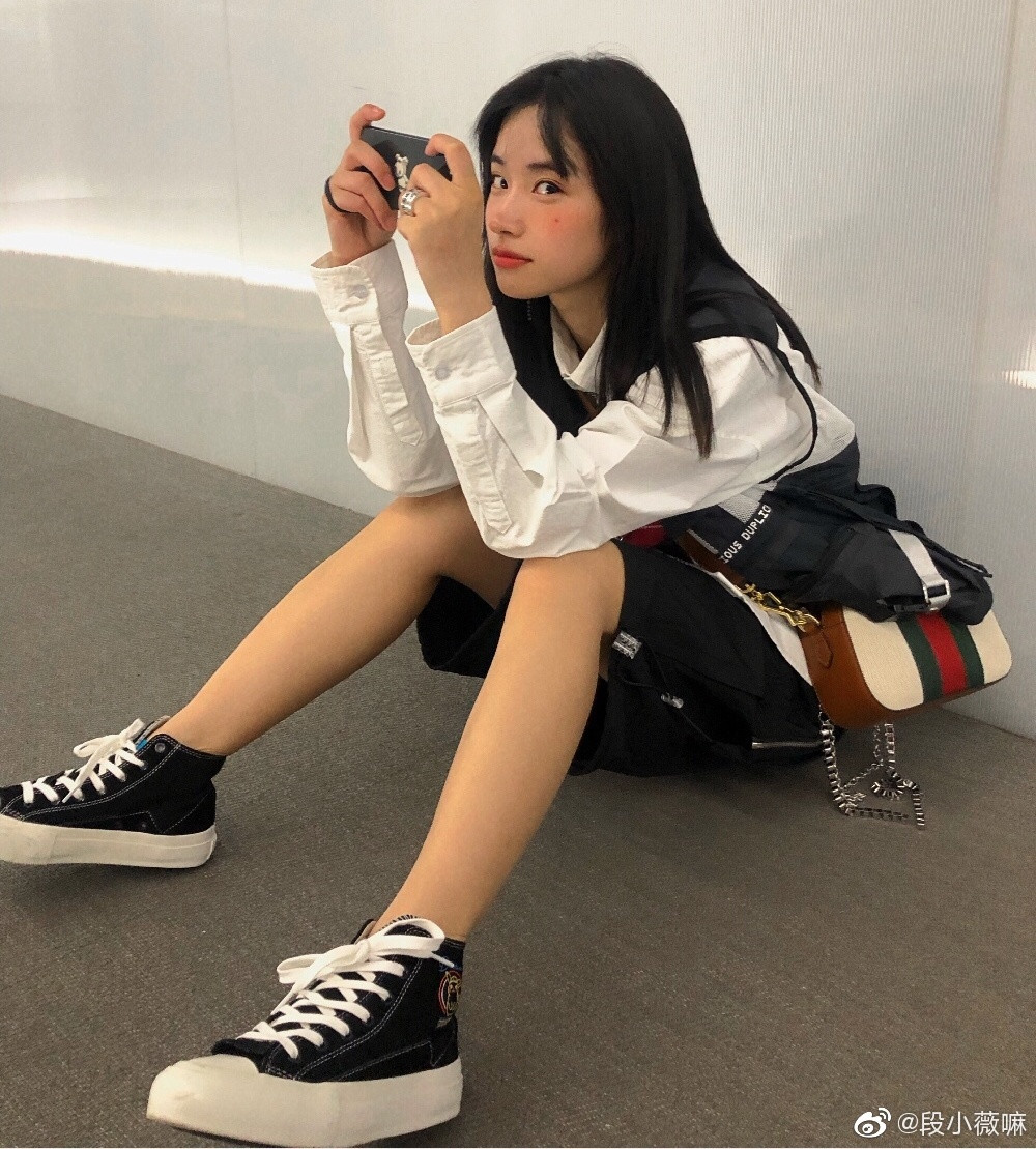 Dù vướng nhiều scandal nhưng người hâm mộ vẫn cho rằng điều này không đủ để phản ứng gay gắt với Đoàn Tiểu Vi. Cô có thể được xem là một gương mặt thú vị, đặc biệt trong Thanh xuân có bạn 2.