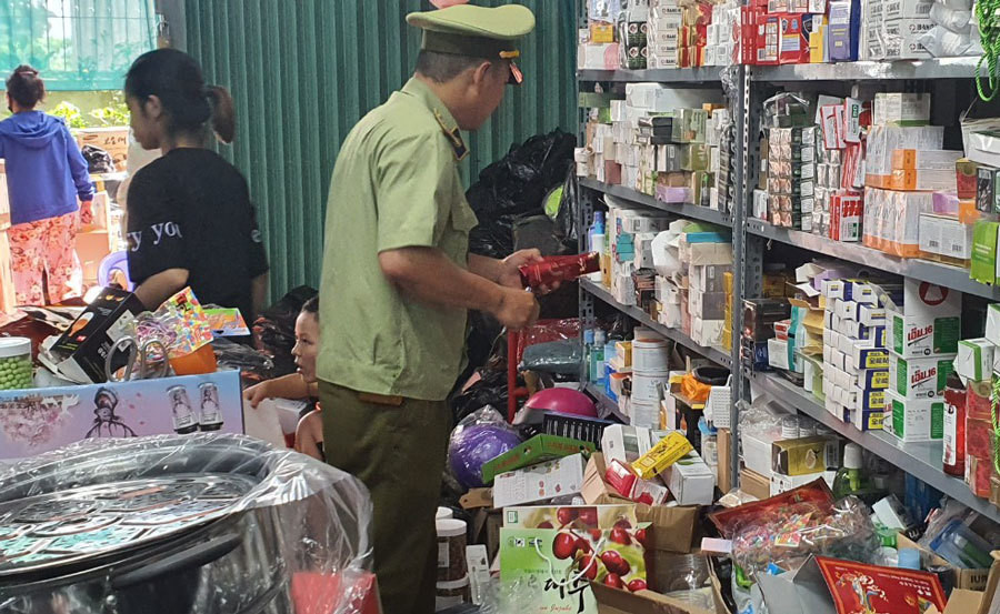 Ong trum chu tong kho 10 ngan mau do gia hang hieu