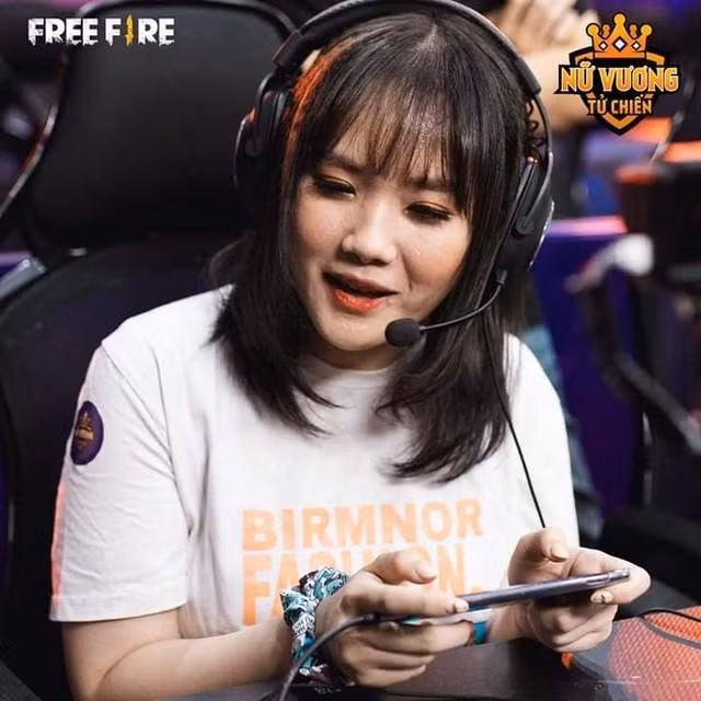 Cong dong tay chay, da kich nu streamer Mollu TV du doi-Hinh-4