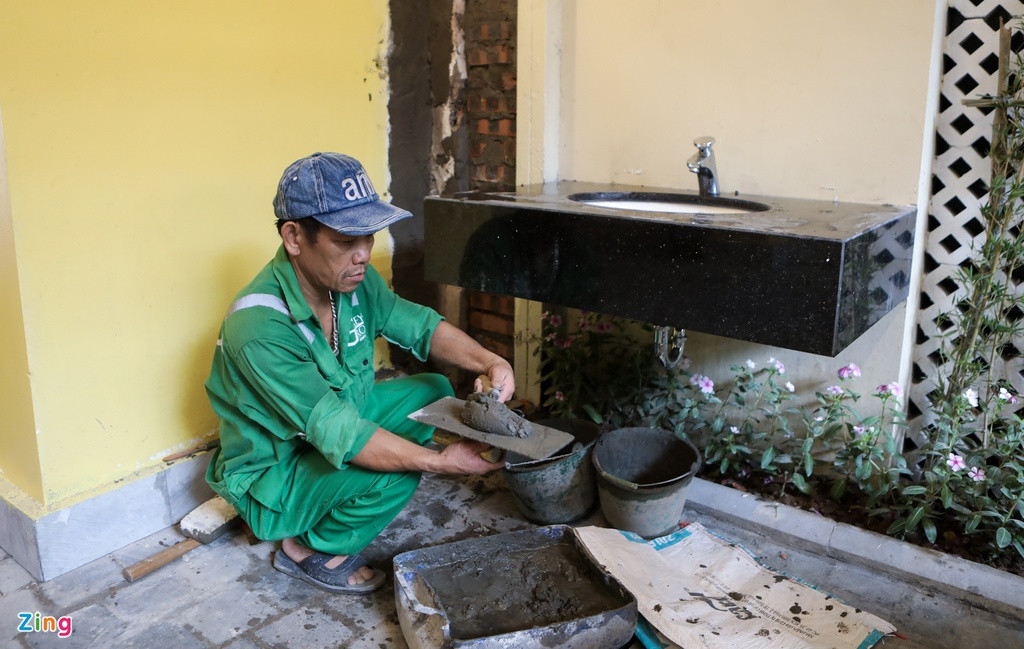 Không gian tại đây vẫn tiếp tục được tu sửa trong khi mở cửa đón khách.