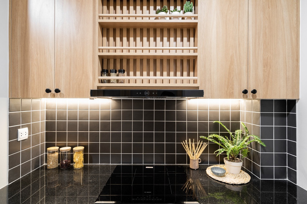 Do diện tích nhỏ nên đa phần cây trong nhà được bố trí loại nhỏ với mục đích trang trí và mang lại không gian xanh.