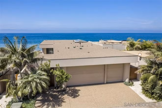 Căn biệt thự nằm sát bờ biển La Jolla Shores ở thành phố San Diego, có diện tích khoảng 865 m2 với 3 phòng ngủ.
