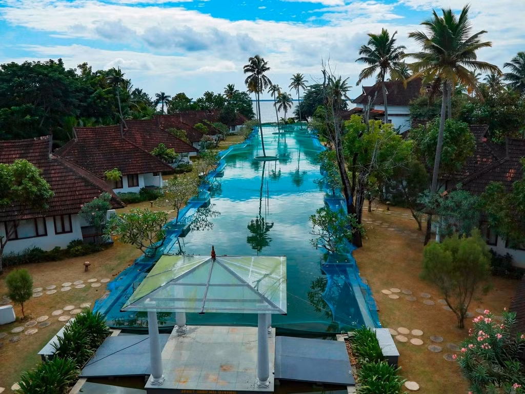 E am chua tung co, resort 5 sao lay ho boi lam ao nuoi ca