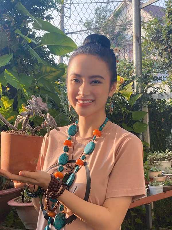 Sao Viet roi showbiz: Nguoi nhuan sac, nguoi tan ta kho tin-Hinh-10