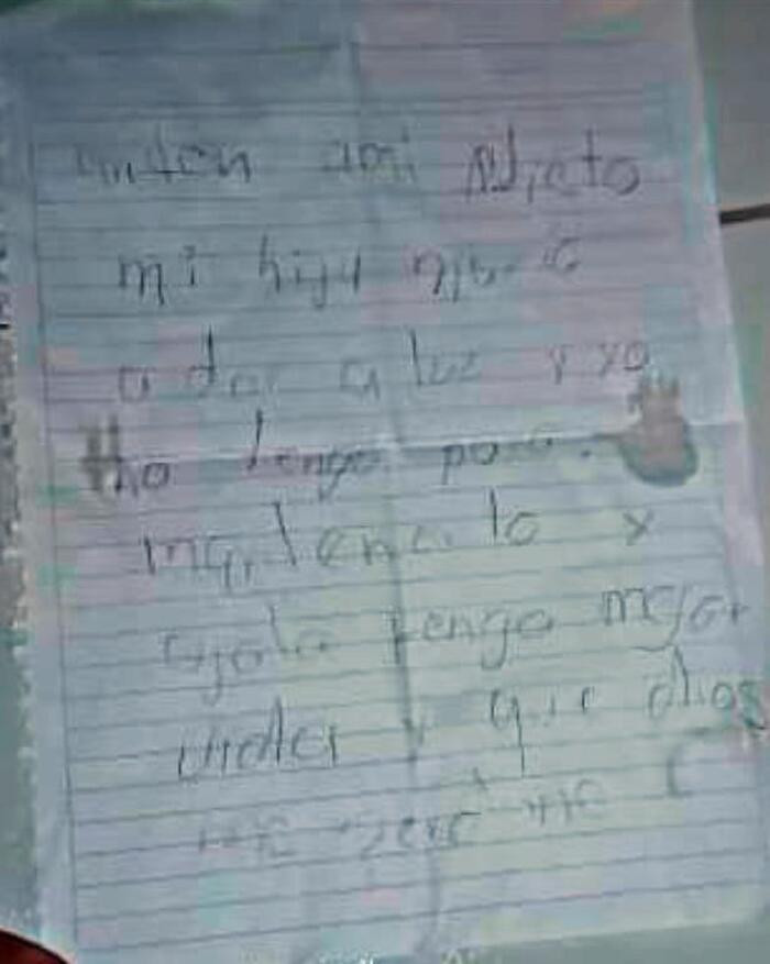 Be trai so sinh bi bo roi trong hop banh pizza kem manh giay-Hinh-2