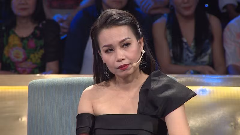 Cam Ly tiet lo 'em gai ty phu' hat toan pha doi hinh-Hinh-3