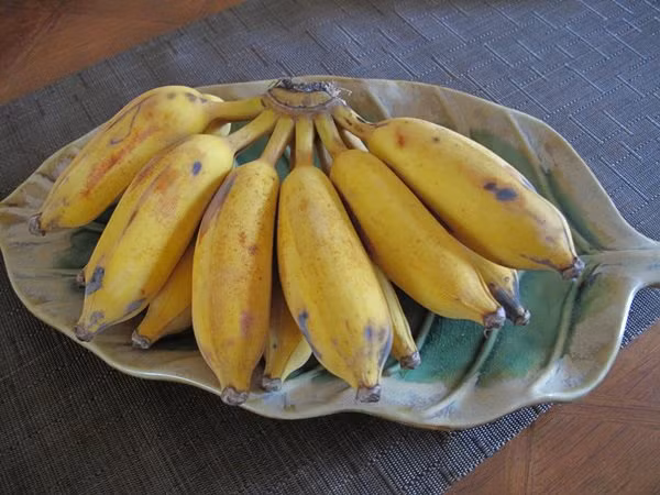 Phu nu lam dieu nay truoc khi an chuoi mo thua tu bien mat-Hinh-4