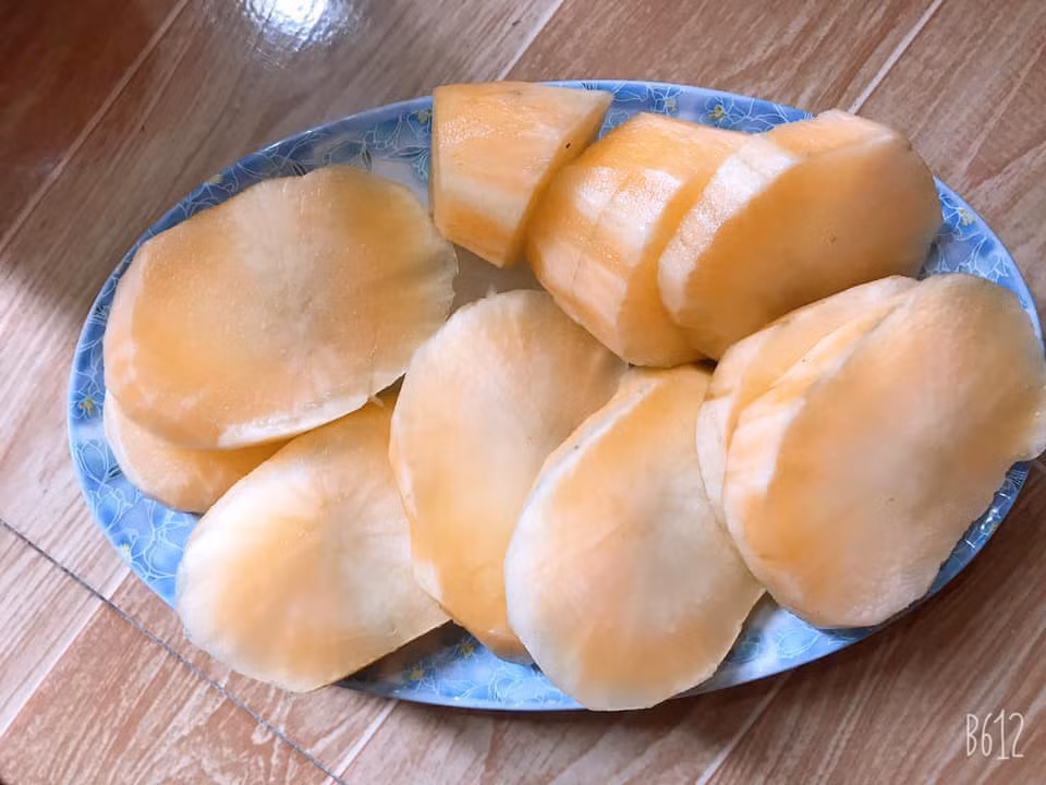 Khoai sam Lao Cai: Thom mui nhan sam, gia re nhu khoai lang-Hinh-5