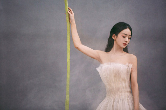 Triệu Lệ Dĩnh đáp trả antifan chuẩn đẳng cấp nữ hoàng - Hình 2 Trieu Le Dinh dap tra antifan chuan dang cap nu hoang-Hinh-2