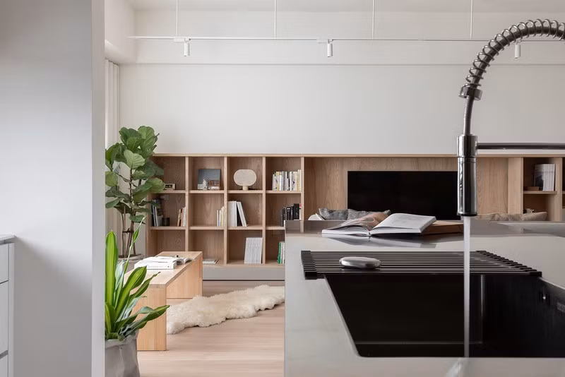 Tấm áp phích tạo nên sự phá cách cho khu vực bếp nấu.