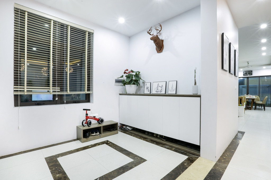 Phong cách chủ đạo bên trong căn nhà là sự tao nhã và thư thái toát ra trong từng đường nét, các món đồ trang trí.