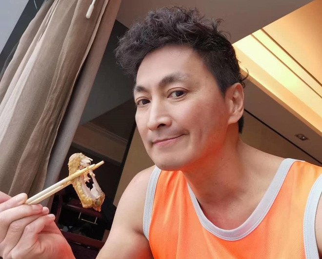 'Trien Chieu' Ha Gia Kinh ban rong bien kiem trieu USD-Hinh-2