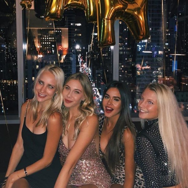 VDV goc Nga la bong hong lang quan vot-Hinh-9