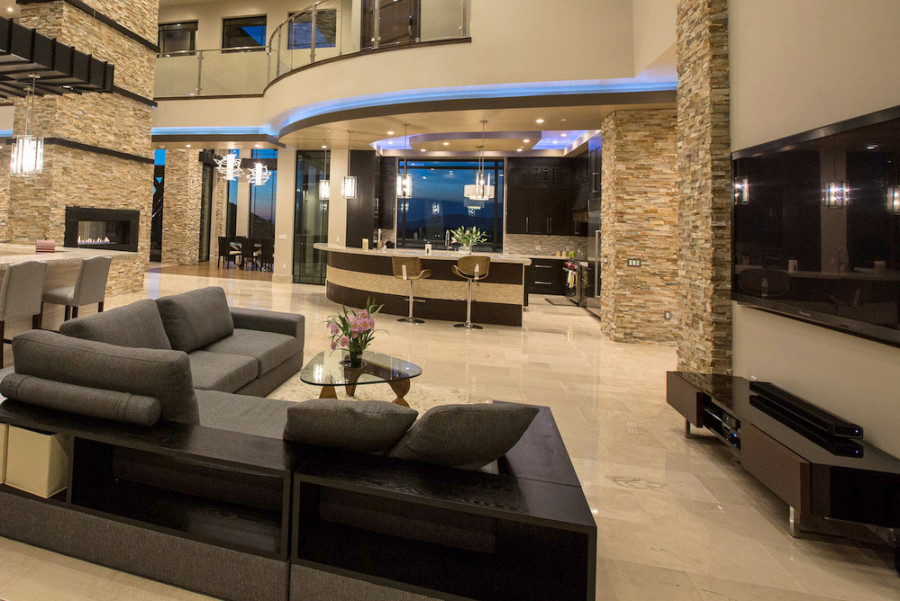 Ngắm biệt thự xa hoa lộng lẫy của Đan Trường ở đất Mỹ - Hình 3 Ngam biet thu xa hoa long lay cua Dan Truong o dat My-Hinh-3