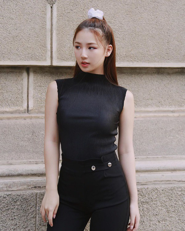 Muôn cách tạo kiểu với tóc dài của Amee - Hình 4 Muon cach tao kieu voi toc dai cua Amee-Hinh-4