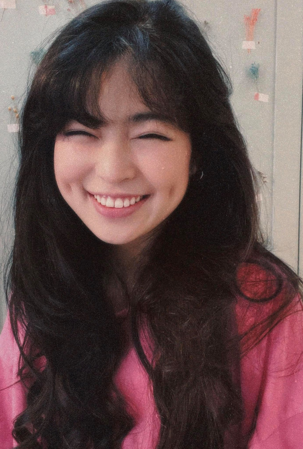 br/> Chia sẻ với Zing, Khánh Vân cho biết: "Tôi nghĩ trong tương lai sẽ đổi phong cách ăn mặc sang trưởng thành và chững chạc hơn để phù hợp với tố chất công việc. Hiện tại, tôi cũng 25 tuổi rồi. Về cơ bản, tôi vẫn là cô gái đam mê đồ cổ điển".