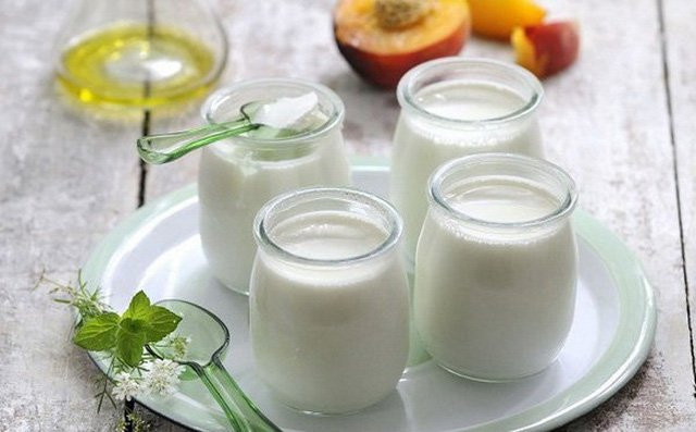 Cach an sua chua tot va dung de ca nha luon tre khoe