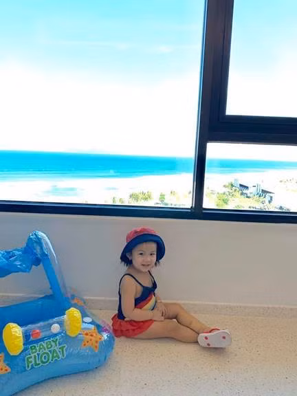 Lam Trường và bà xã 9X kết hôn năm 2014. Bé Yên Lam ra đời có tên ở nhà là Phoebe.