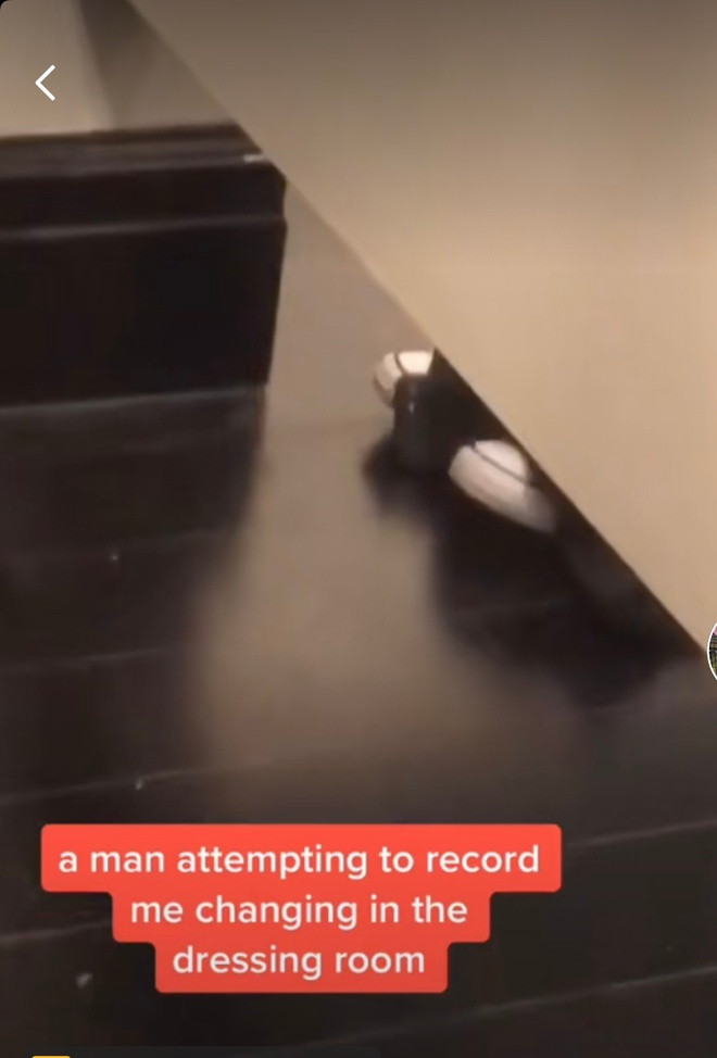 Co gai My bi quay len trong phong thay do-Hinh-2