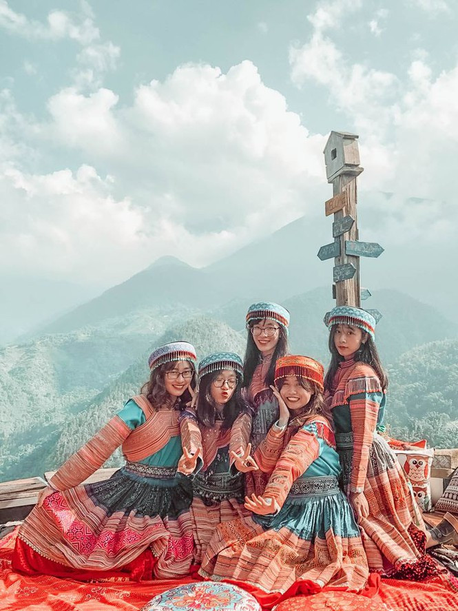 Hội bạn thân 'dành cả thanh xuân' để đi cùng nhau - Hình 7 Hoi ban than 'danh ca thanh xuan' de di cung nhau-Hinh-7