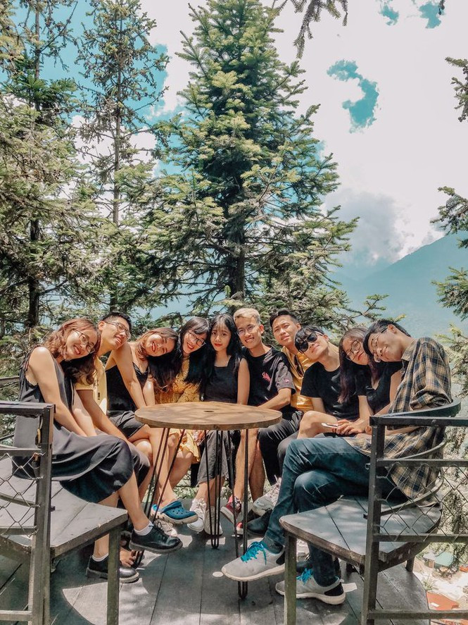 Hội bạn thân 'dành cả thanh xuân' để đi cùng nhau - Hình 11 Hoi ban than 'danh ca thanh xuan' de di cung nhau-Hinh-11