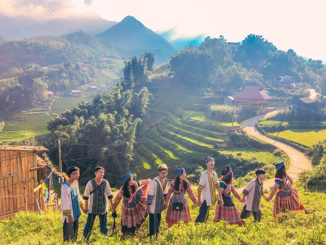 Hội bạn thân 'dành cả thanh xuân' để đi cùng nhau - Hình 18 Hoi ban than 'danh ca thanh xuan' de di cung nhau-Hinh-18