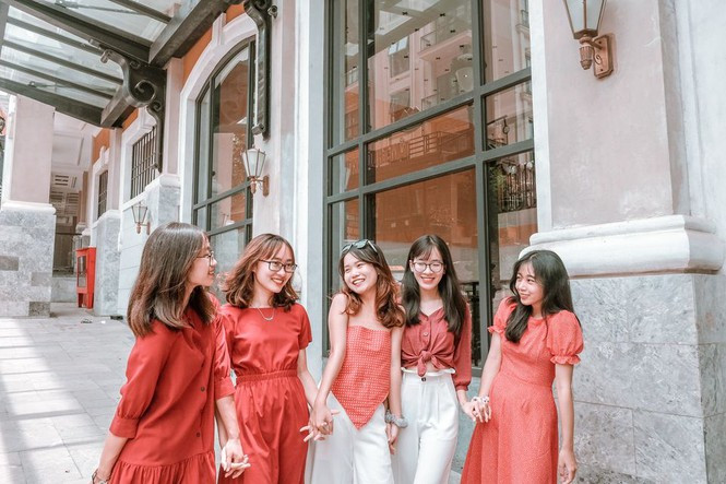 Hội bạn thân 'dành cả thanh xuân' để đi cùng nhau - Hình 19 Hoi ban than 'danh ca thanh xuan' de di cung nhau-Hinh-19