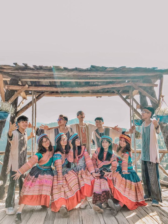 Hội bạn thân 'dành cả thanh xuân' để đi cùng nhau - Hình 9 Hoi ban than 'danh ca thanh xuan' de di cung nhau-Hinh-9