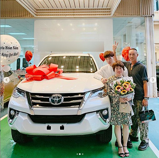 Nhung mon qua bao hieu tien ty cua gia dinh 'Hoa dam but'-Hinh-2